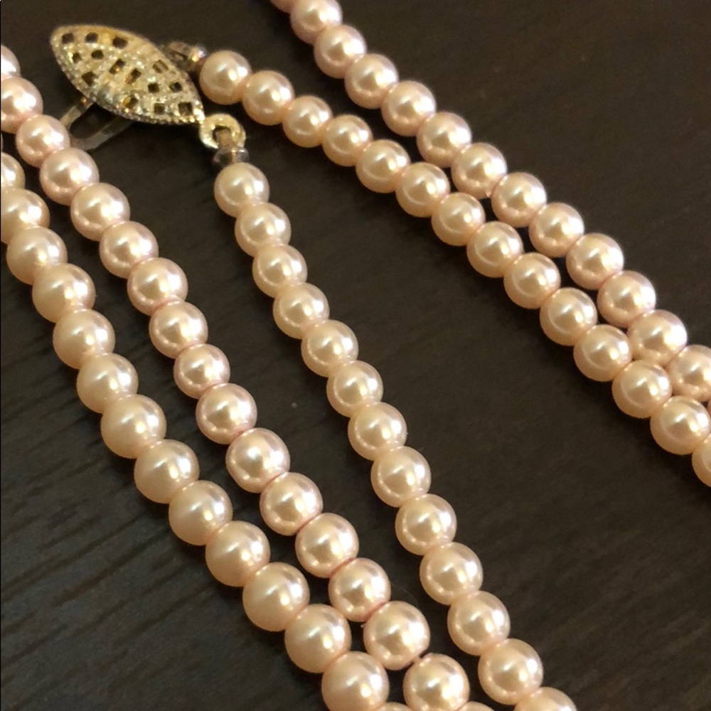 Pearls, earrings, and gift box. Accessories set